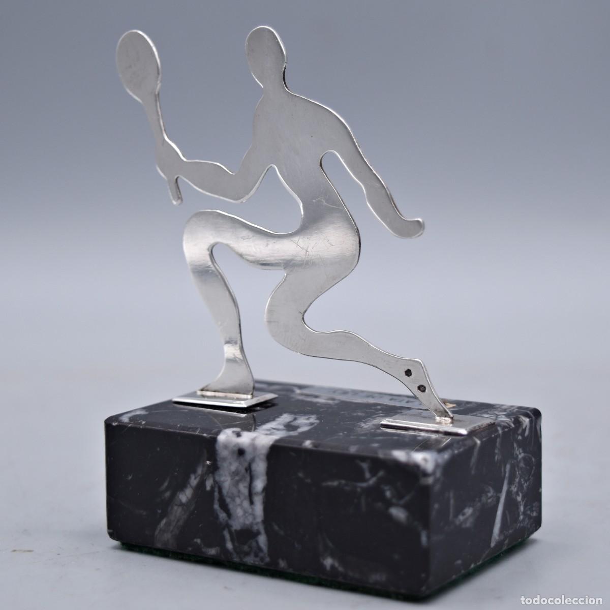 Antig&uuml;edades: Figura de plata sobre m&aacute;rmol - Foto 5