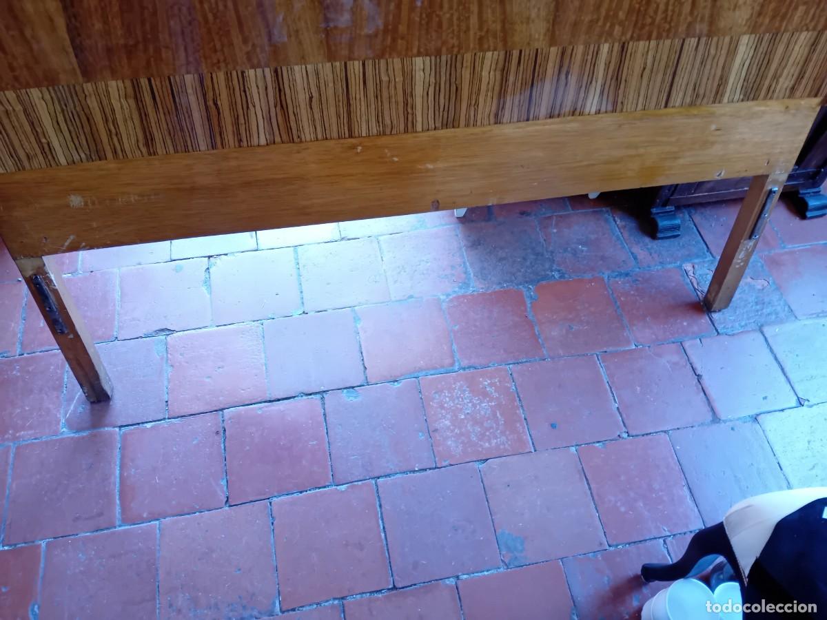 Antig&uuml;edades: Cabecero de cama de madera d&eacute;cada de los 50, largo 165 cm . - Foto 6