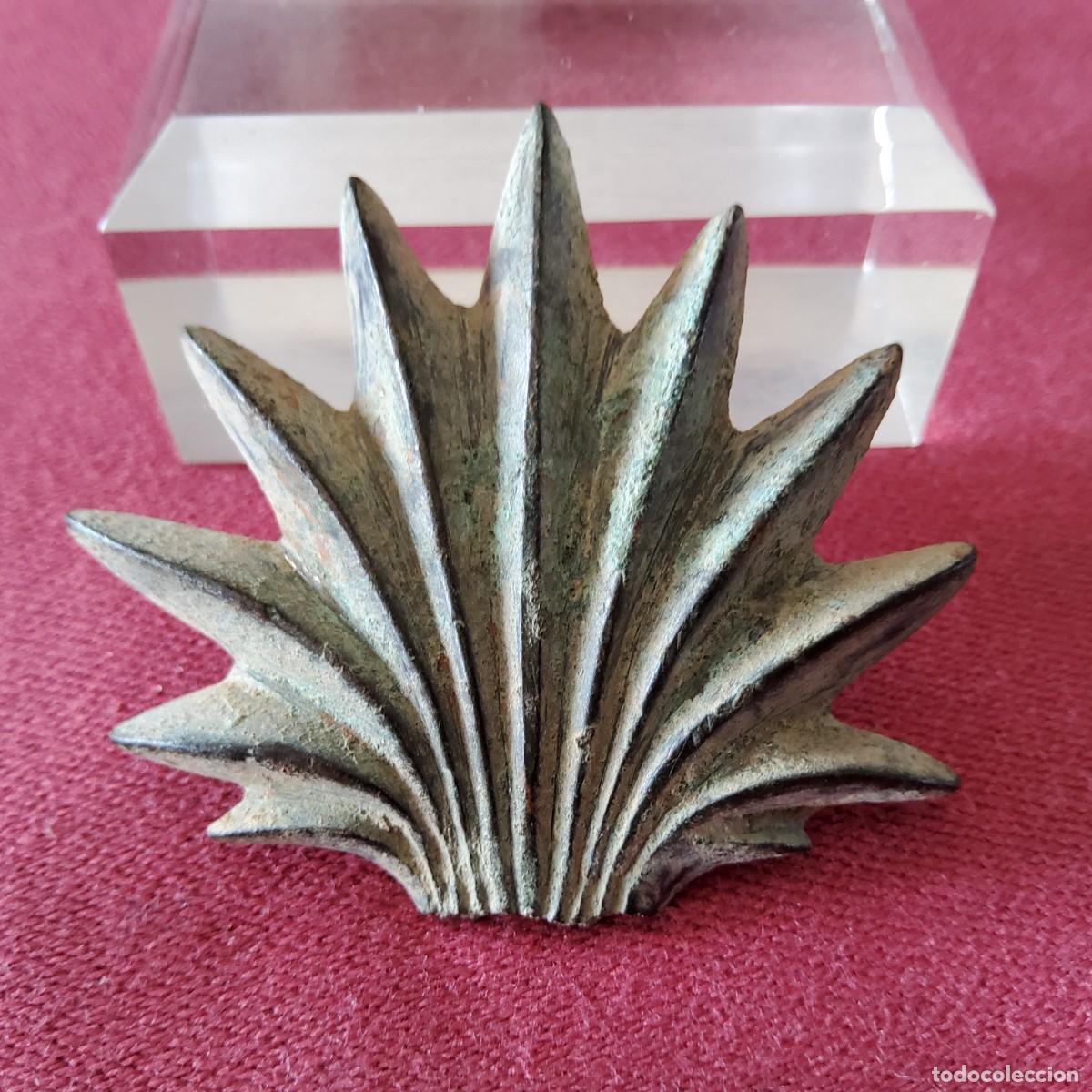 Antig&uuml;edades: ANTIGUO APLIQUE CON FORMA VEGETAL DE BRONCE - Foto 1