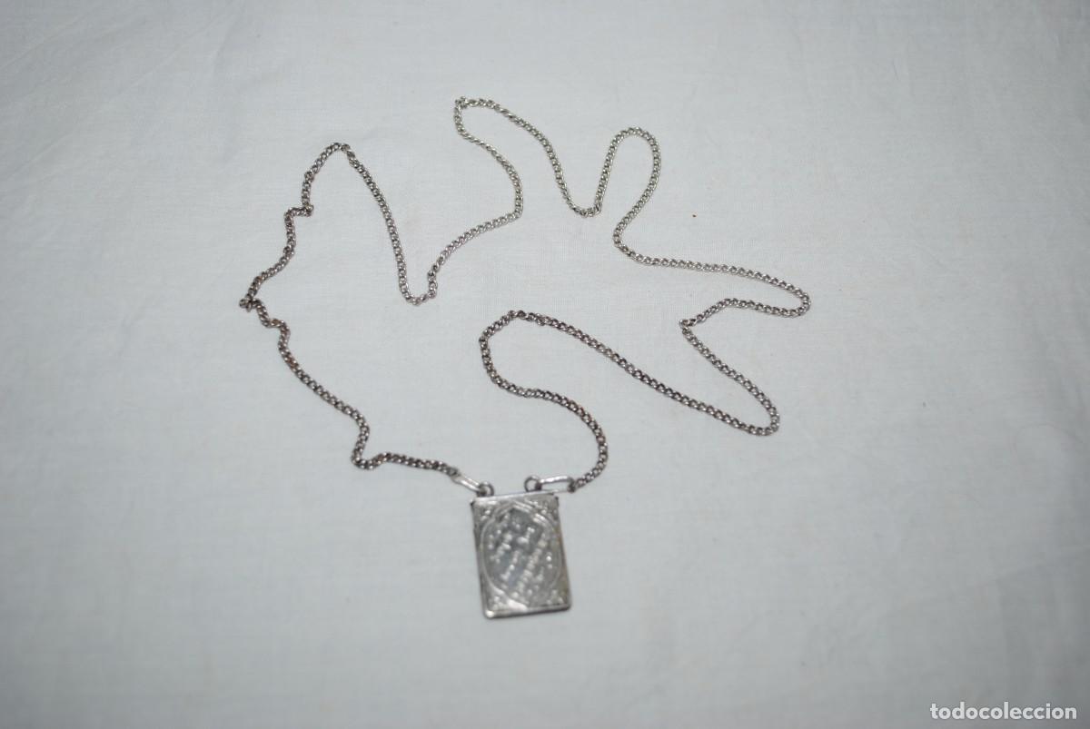 Antig&uuml;edades: CADENA Y RELICARIO DE PLATA . - Foto 3