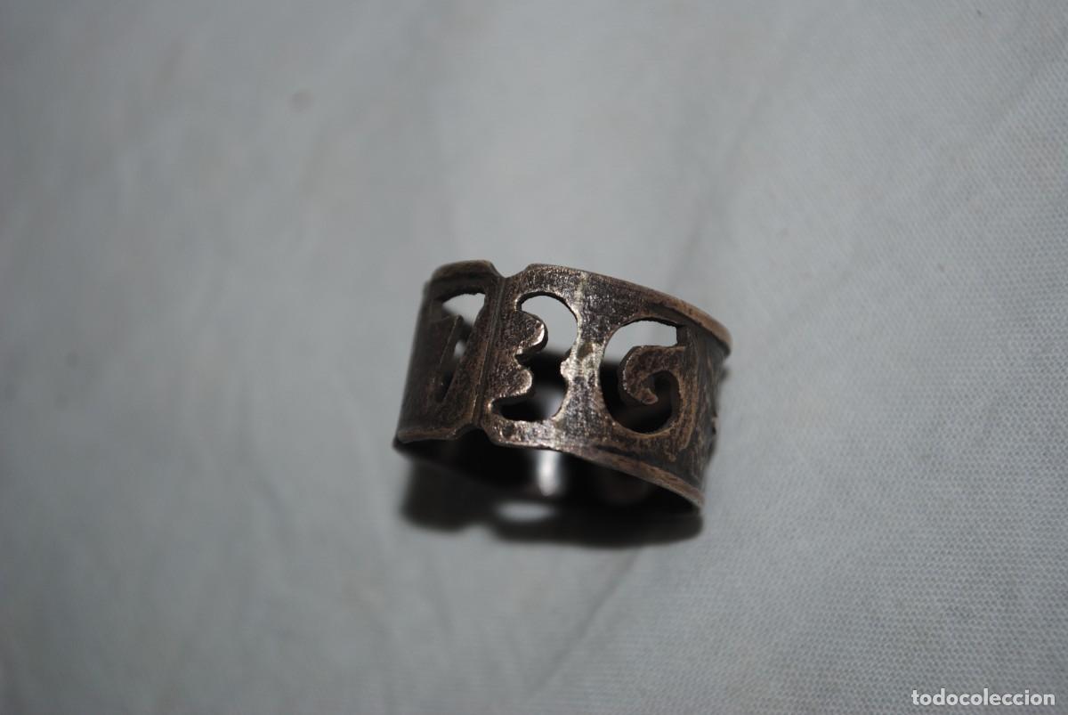 Antig&uuml;edades: ANILLO DE PLATA DE PLATA , CON UNA FECHA - Foto 3