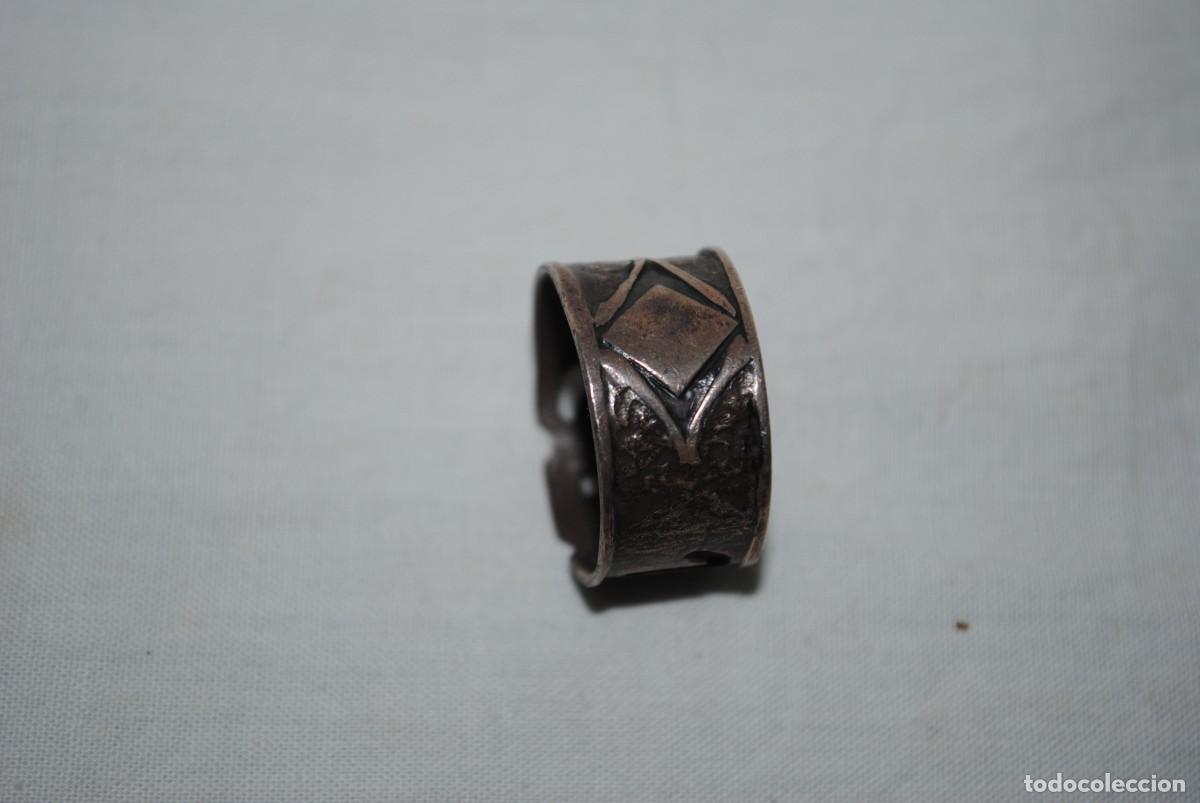 Antig&uuml;edades: ANILLO DE PLATA DE PLATA , CON UNA FECHA - Foto 4