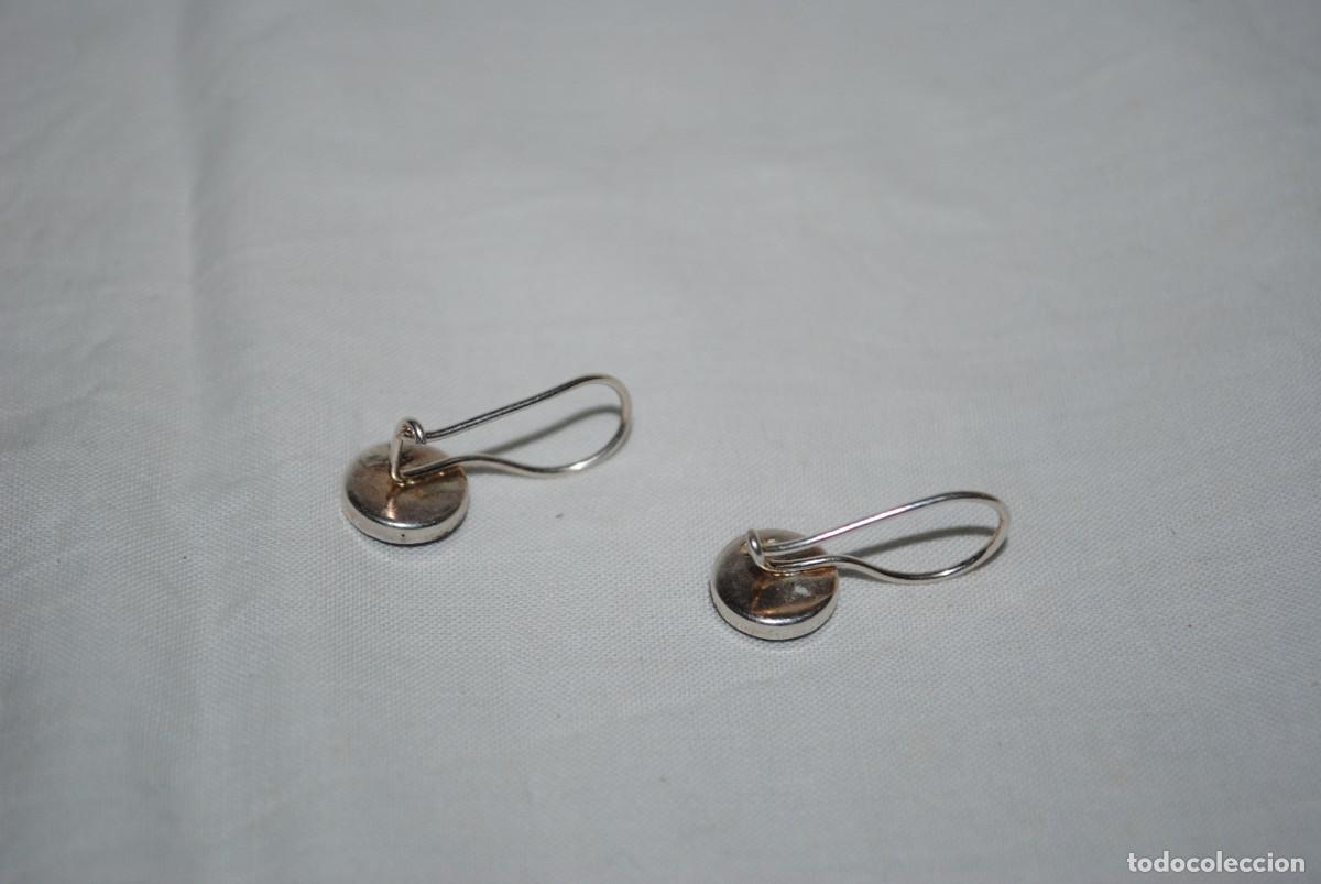 Antig&uuml;edades: PENDIENTES DE PLATA Y ESMARTE DE FLORES - Foto 2