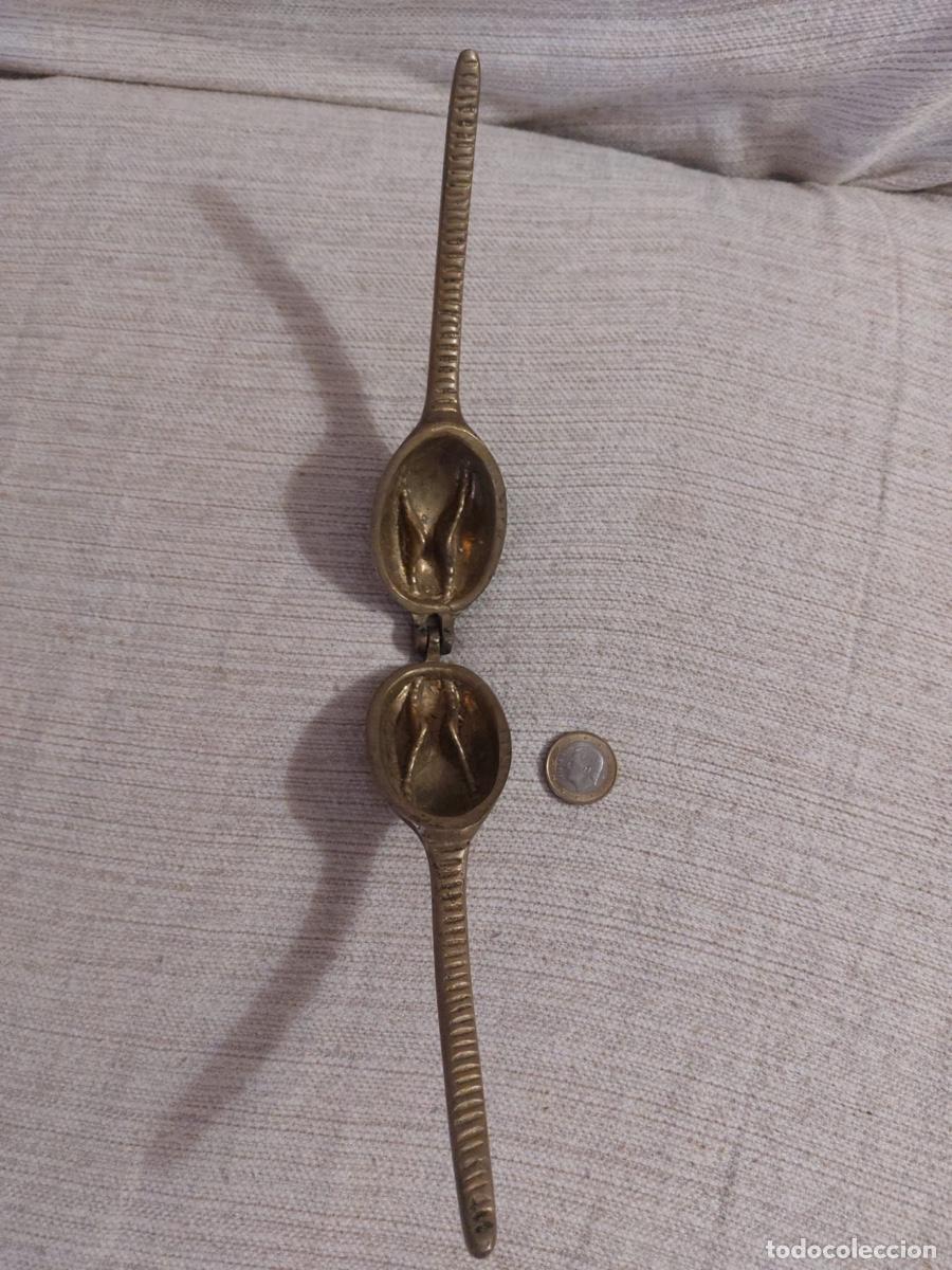 Antig&uuml;edades: CASCANUECES DE BRONCE - Foto 2