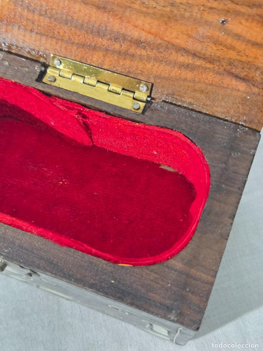 Antig&uuml;edades: Caja de madera con incrustaciones de nacar - Foto 12
