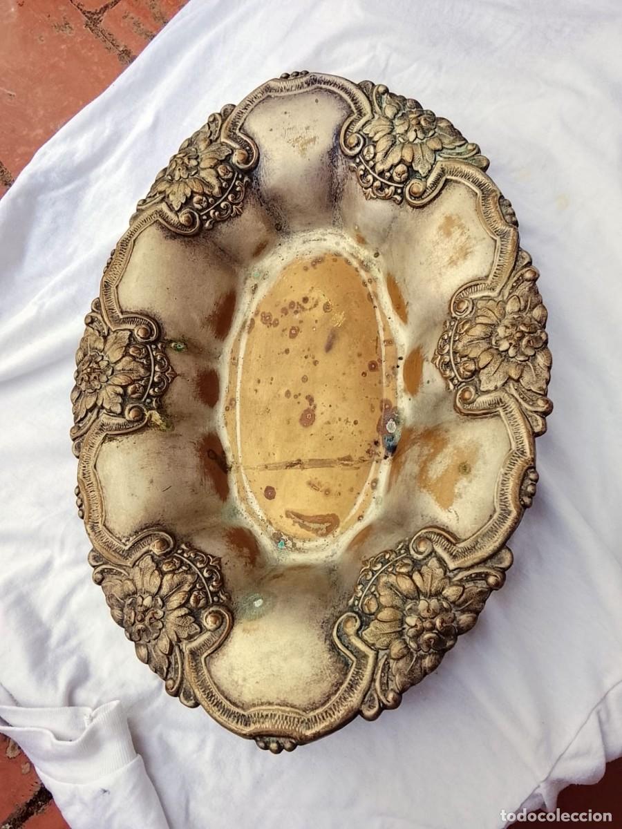 Antig&uuml;edades: Antigua bandeja ovalada a restaurar - Foto 1