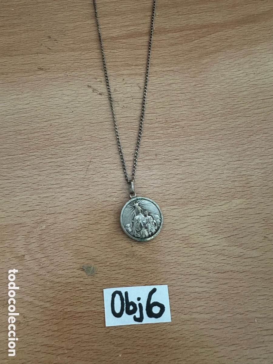 Antig&uuml;edades: Collar de plata y medalla - Foto 1