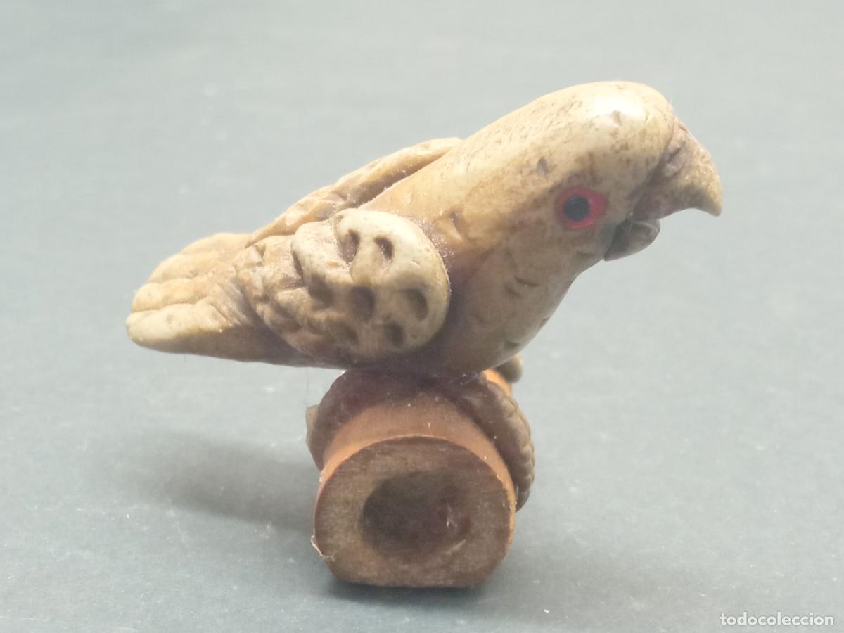 Antig&uuml;edades: Peque&ntilde;o loro de colecci&oacute;n 5 cm - Foto 2