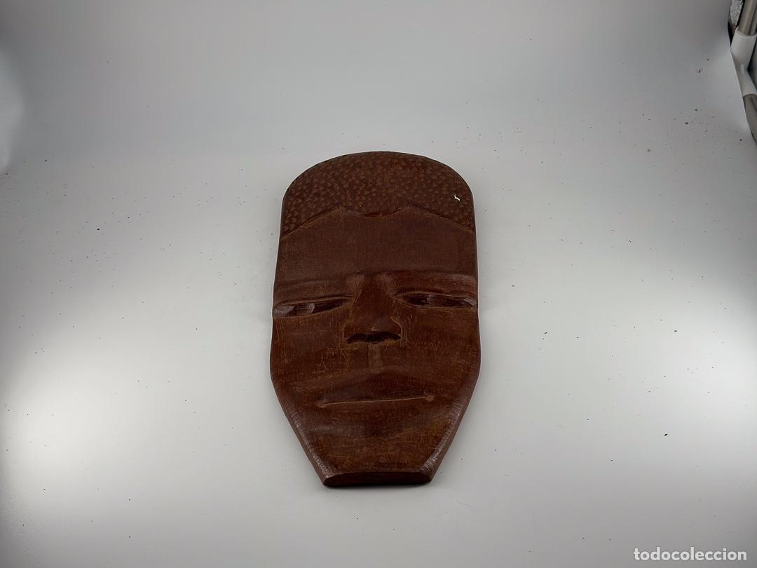 Antig&uuml;edades: MASCARA DE PARED TALLADA EN MADERA A MANO - Foto 2