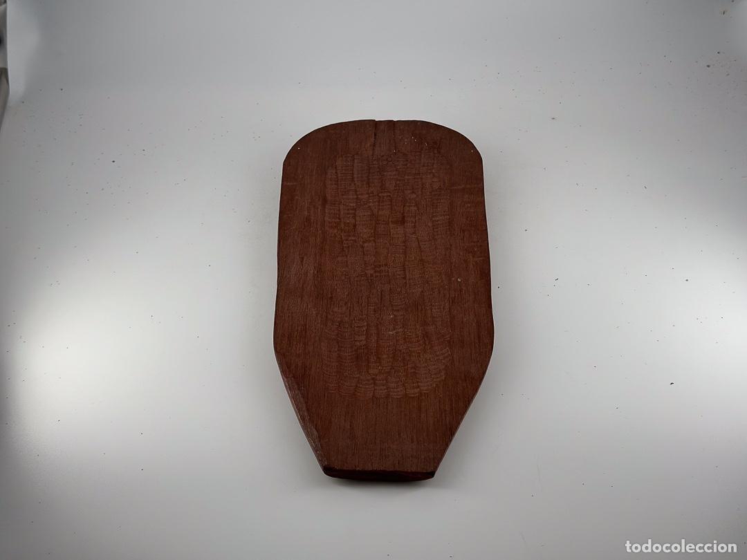 Antig&uuml;edades: MASCARA DE PARED TALLADA EN MADERA A MANO - Foto 3