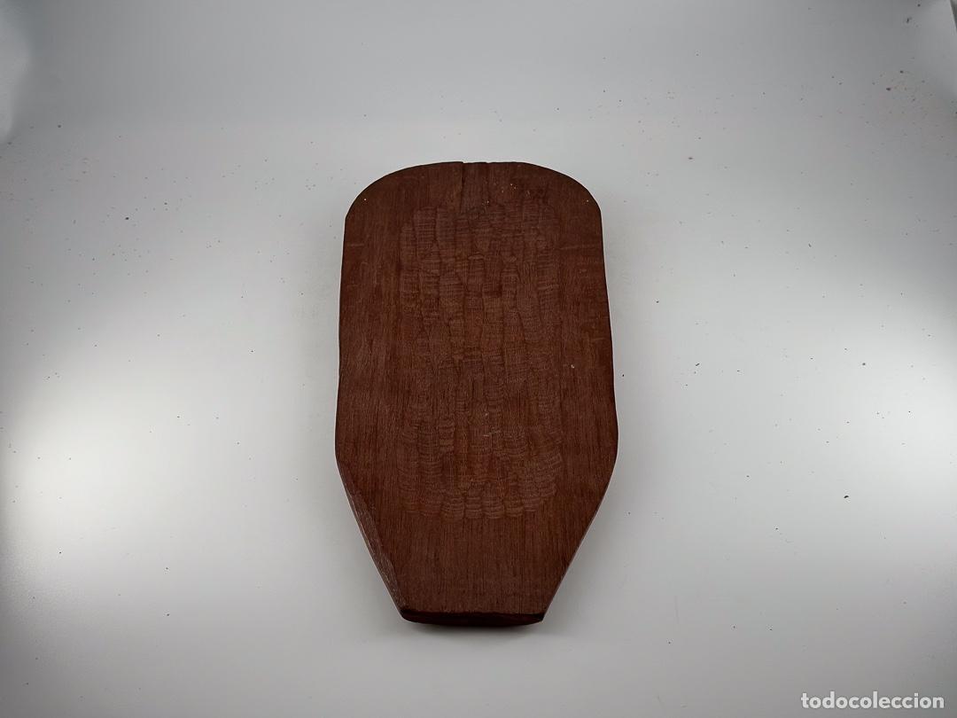 Antig&uuml;edades: MASCARA DE PARED TALLADA EN MADERA A MANO - Foto 4