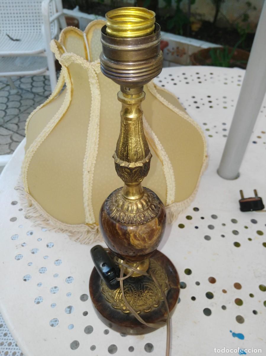 Antig&uuml;edades: DOS LAMPARAS DE MESA DE NOCHE - Foto 2