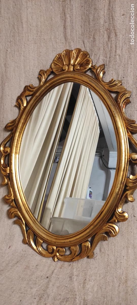 Antig&uuml;edades: ESPEJO DE MADERA DORADO Y TALLADO - Foto 1