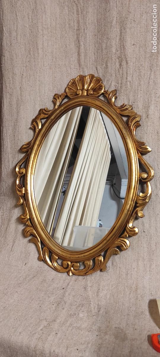 Antig&uuml;edades: ESPEJO DE MADERA DORADO Y TALLADO - Foto 1