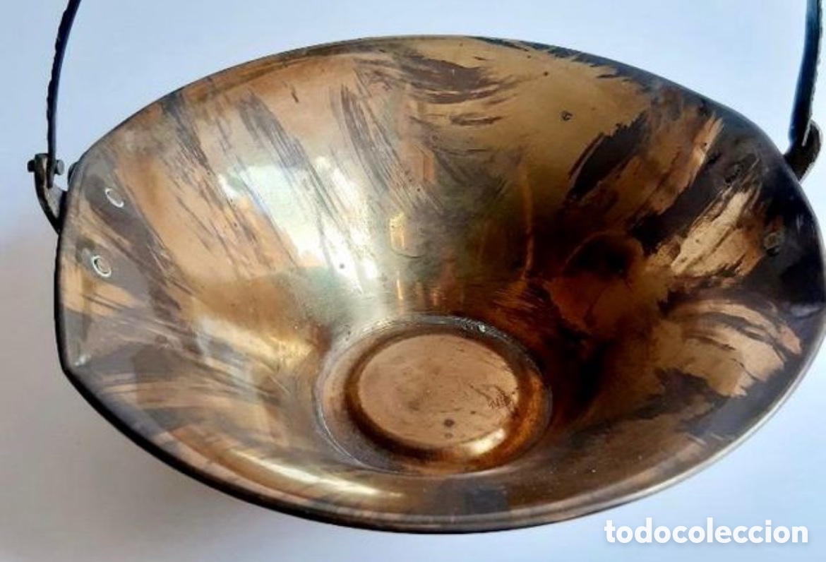 Antig&uuml;edades: DOS CESTAS O BANDEJAS CON ASA DE LATON BRONCE - Foto 3