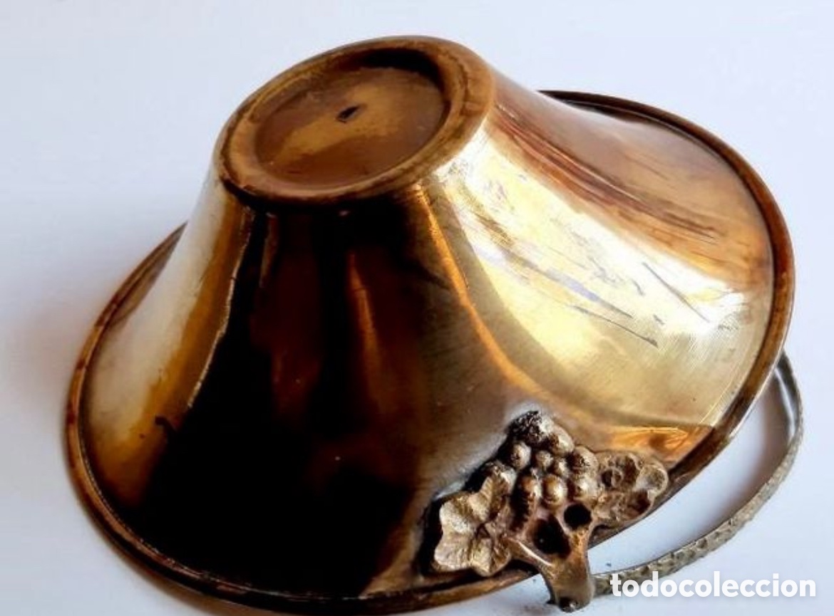 Antig&uuml;edades: DOS CESTAS O BANDEJAS CON ASA DE LATON BRONCE - Foto 5