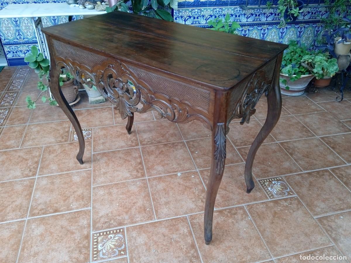 Antig&uuml;edades: Mesa antigua de caoba tallada - Foto 2