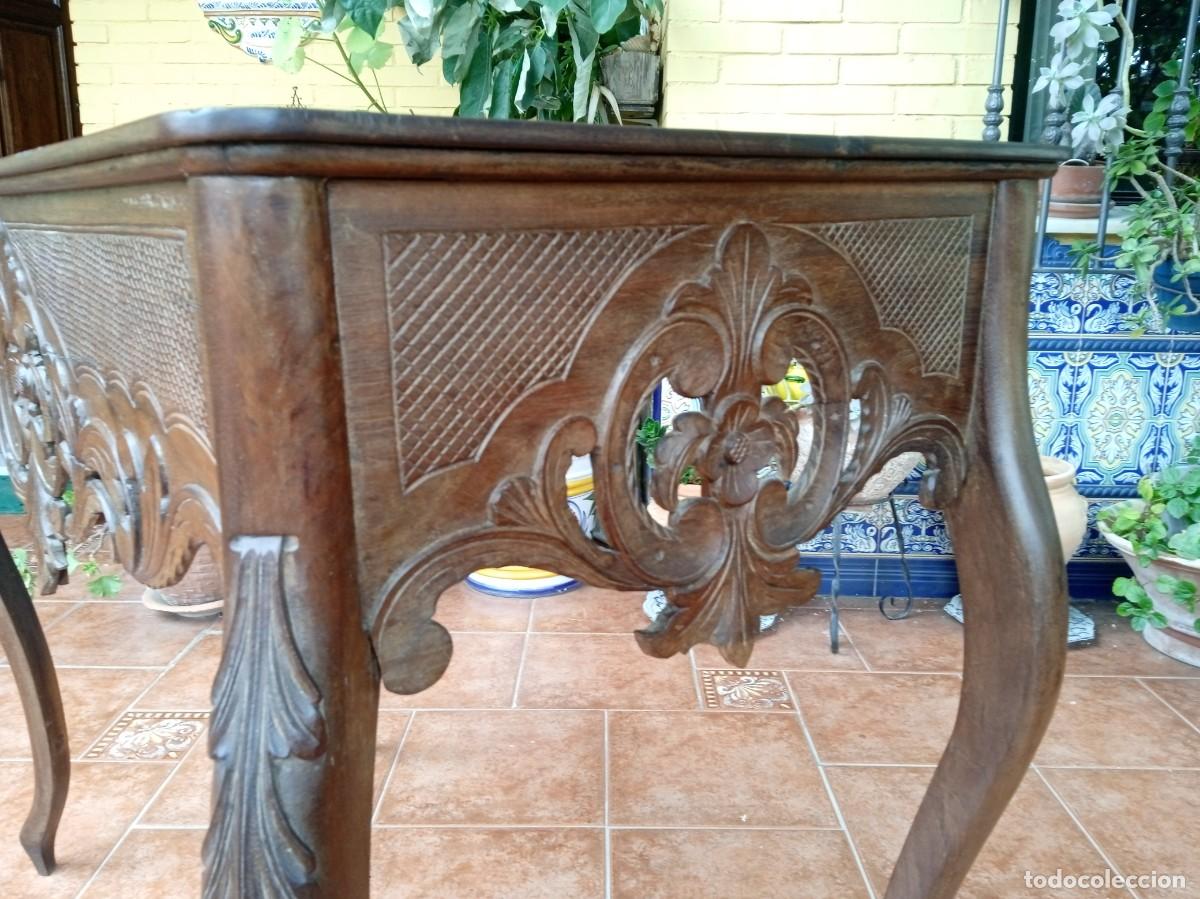Antig&uuml;edades: Mesa antigua de caoba tallada - Foto 3