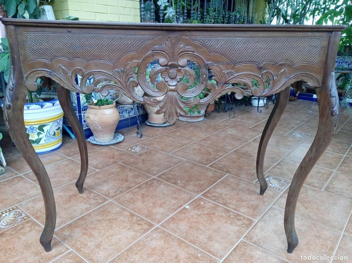 Antig&uuml;edades: Mesa antigua de caoba tallada - Foto 5