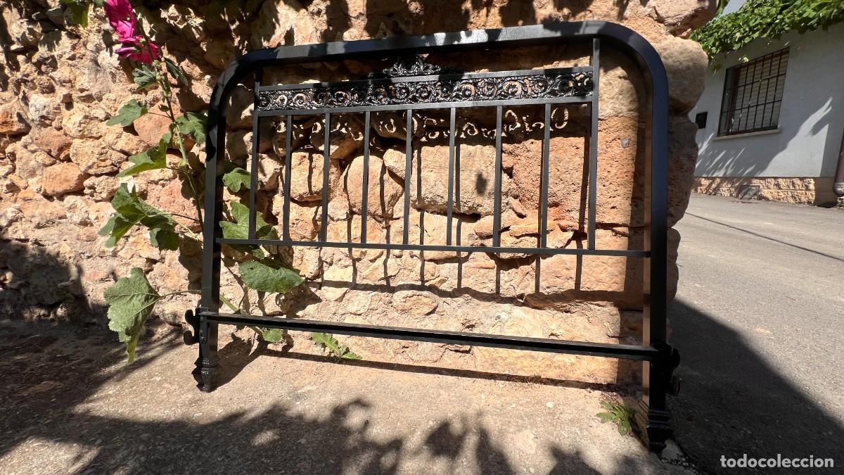 Antig&uuml;edades: Cabecero de Cama restaurado - Foto 3