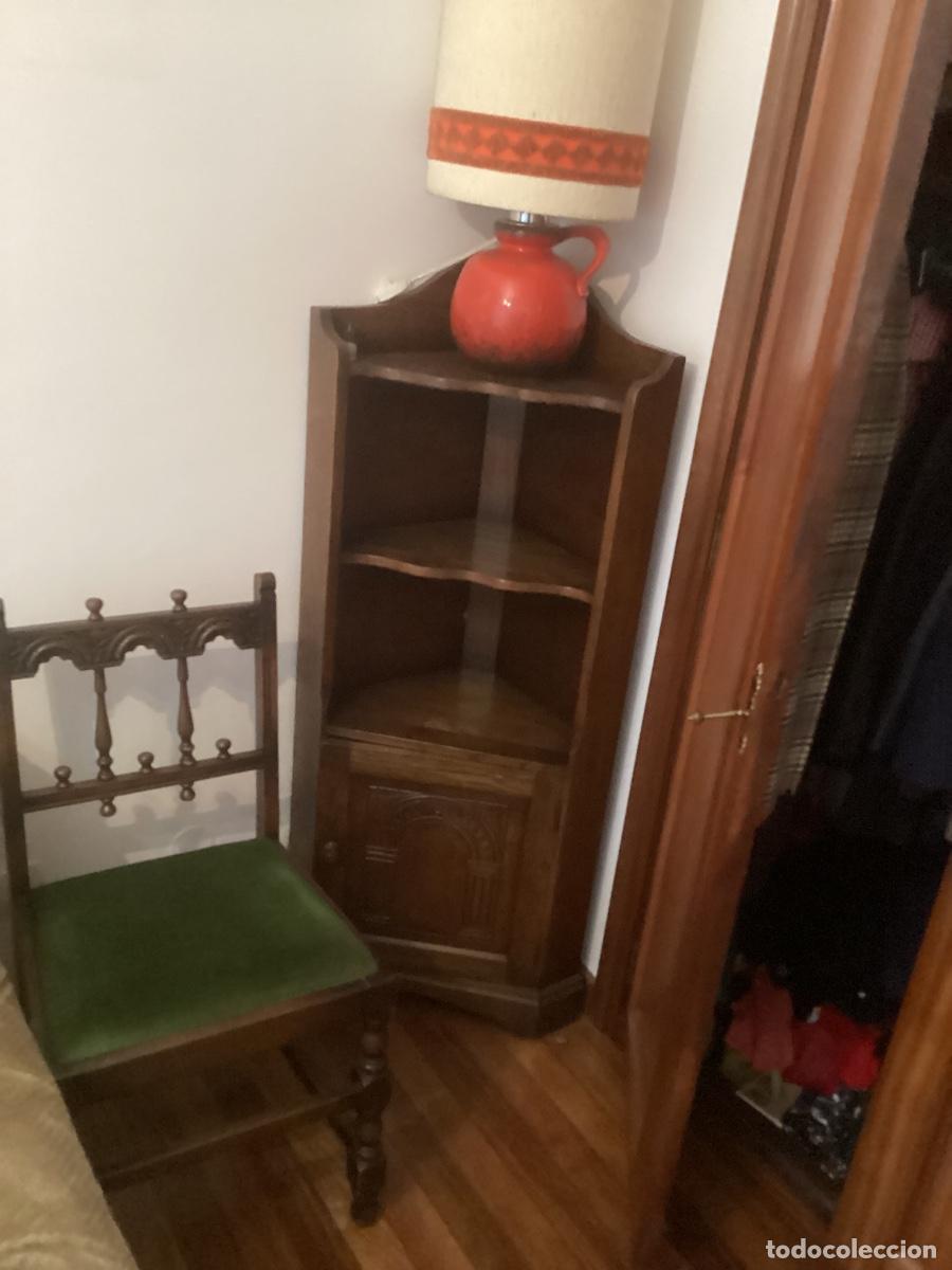 Antig&uuml;edades: Mueble esquinero casta&ntilde;o. - Foto 1