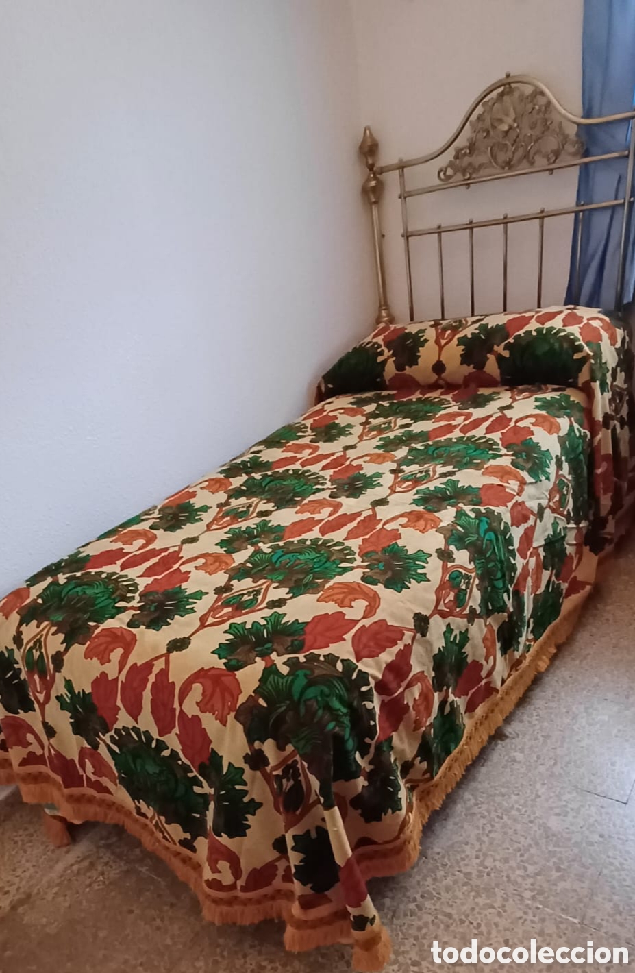 Antig&uuml;a colcha de terciopelo