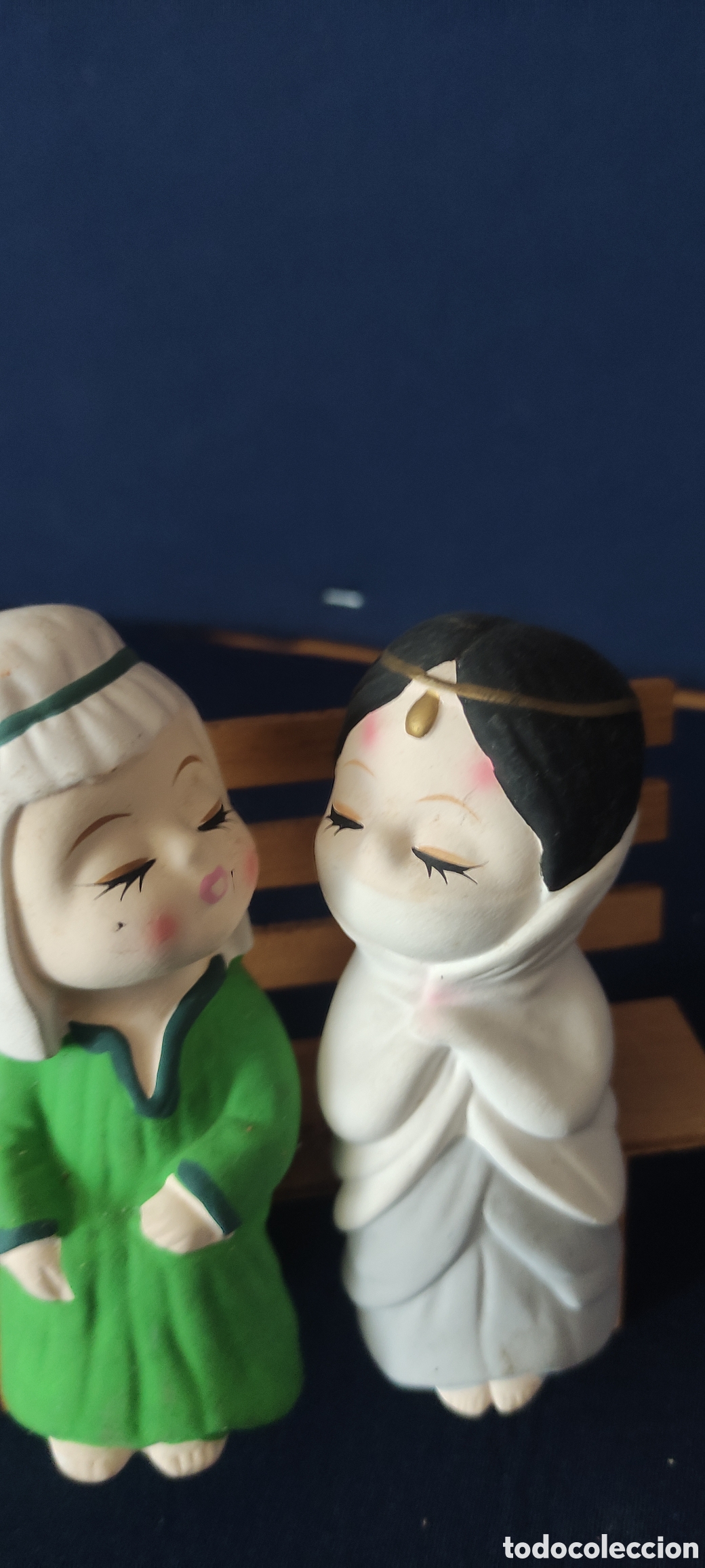 Antig&uuml;edades: Pareja de figuras de escayola - Foto 3