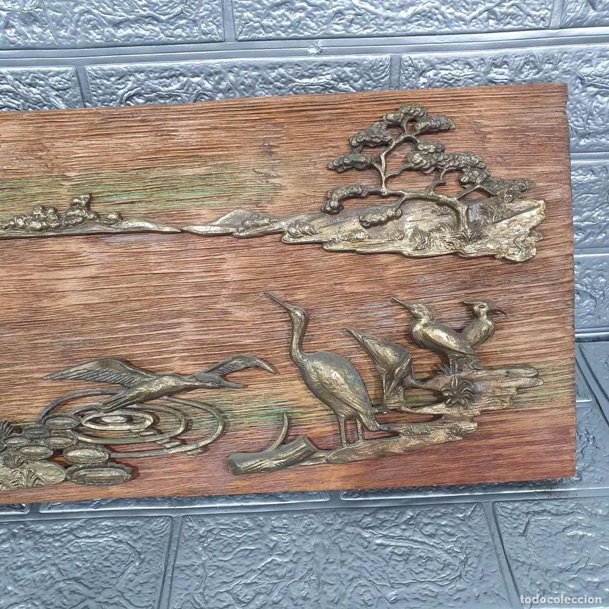 Antig&uuml;edades: Pieza de arte decorativa, panel de madera con relieves de bronce - Foto 2