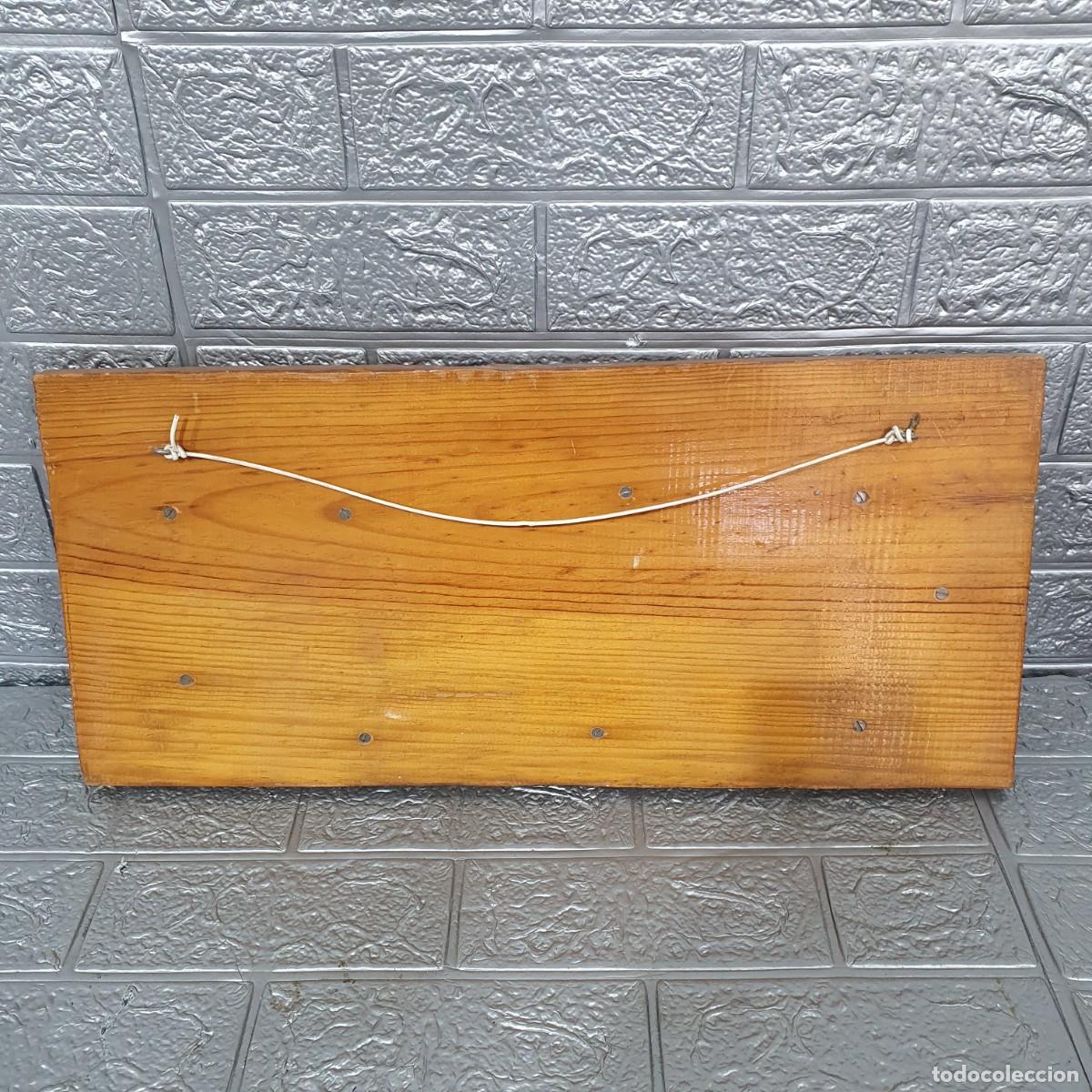 Antig&uuml;edades: Pieza de arte decorativa, panel de madera con relieves de bronce - Foto 4