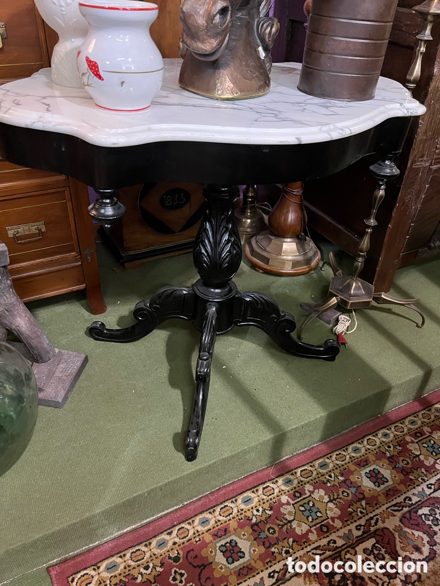 Antig&uuml;edades: Velador con tapa de m&aacute;rmol - Foto 1