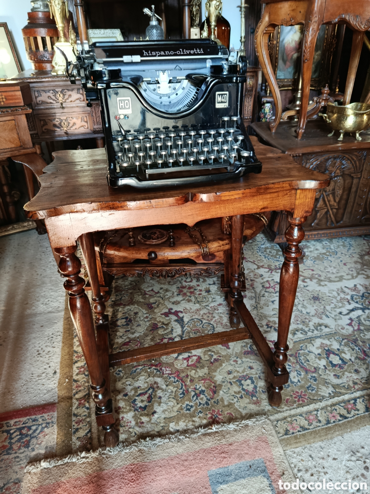 Antig&uuml;edades: Maquina de escribir Olivetti Hispania con mesa - Foto 3