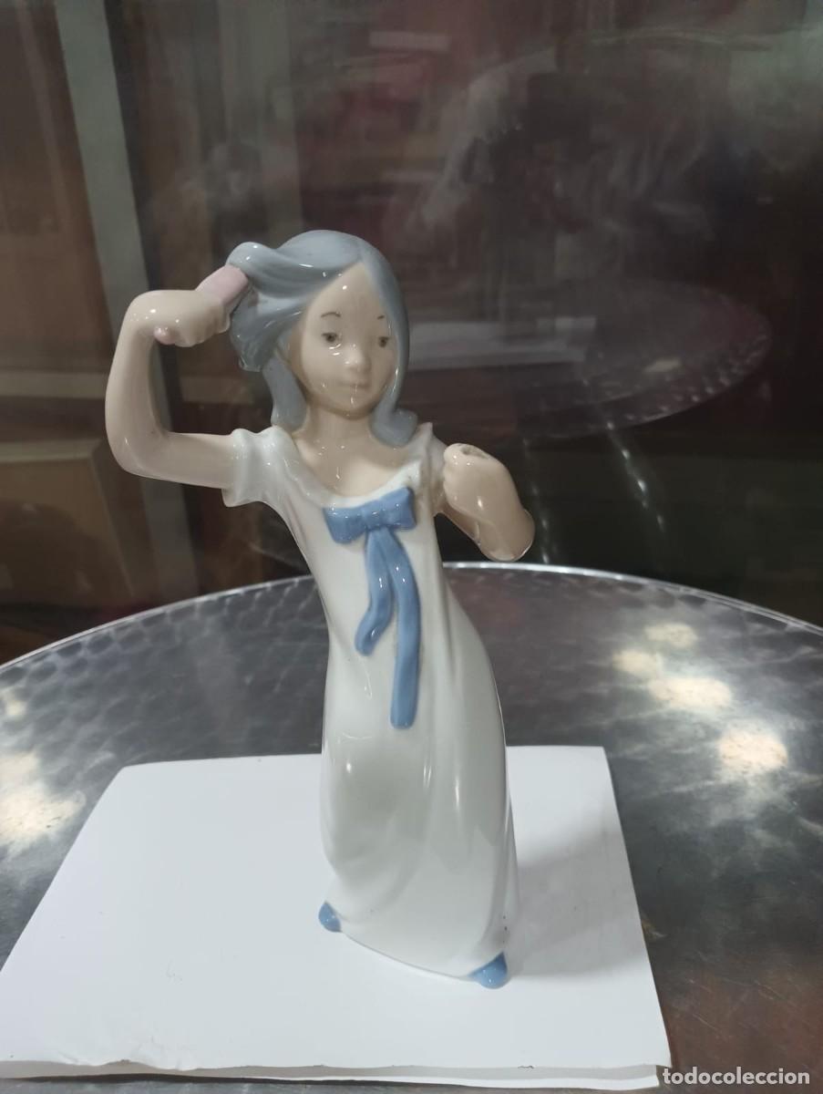 Antiguidades: Figura de porcelana marca Rex (porcelana valenciana)