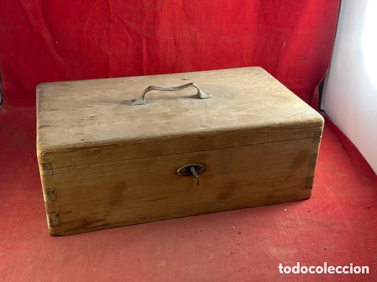 Antig&uuml;edades: CAJA DE MADERA ANTIGUA CON LLAVE - Foto 1