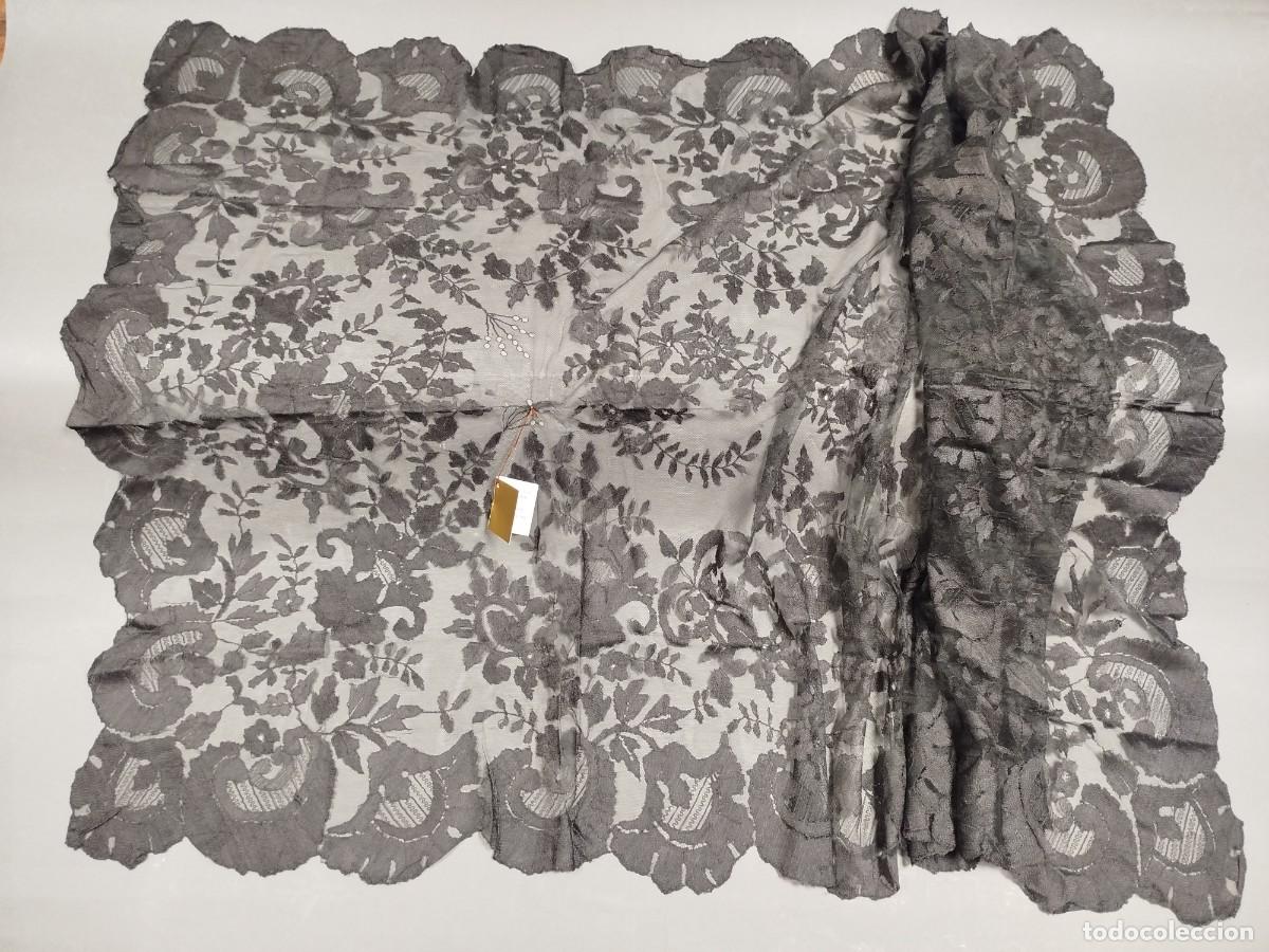 Antig&uuml;edades: MANTILLA NEGRA DE BLONDA - Foto 1