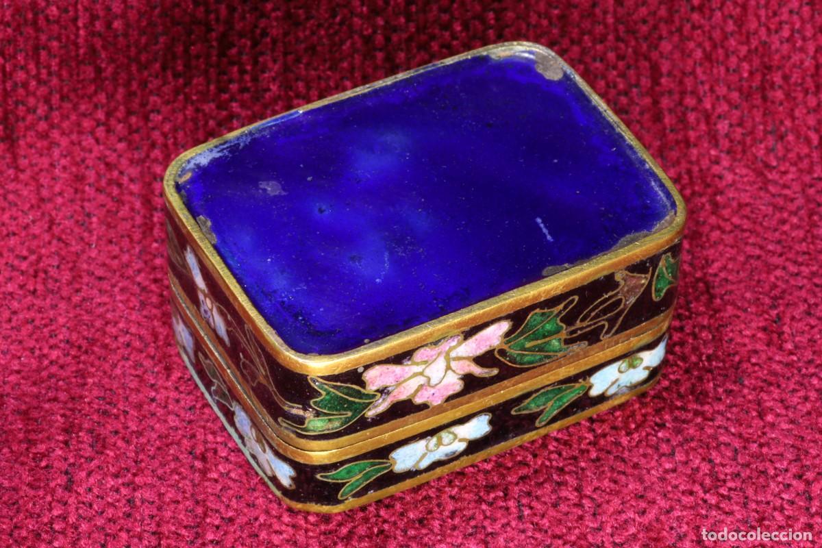 Antig&uuml;edades: Caja pastillero rectangular negra. Esmalte cloisonn&eacute;. Black rectangular pill box. Cloisonn&eacute; enamel. - Foto 3