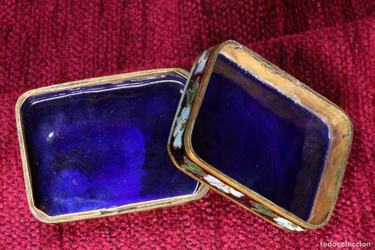 Antig&uuml;edades: Caja pastillero rectangular negra. Esmalte cloisonn&eacute;. Black rectangular pill box. Cloisonn&eacute; enamel. - Foto 5