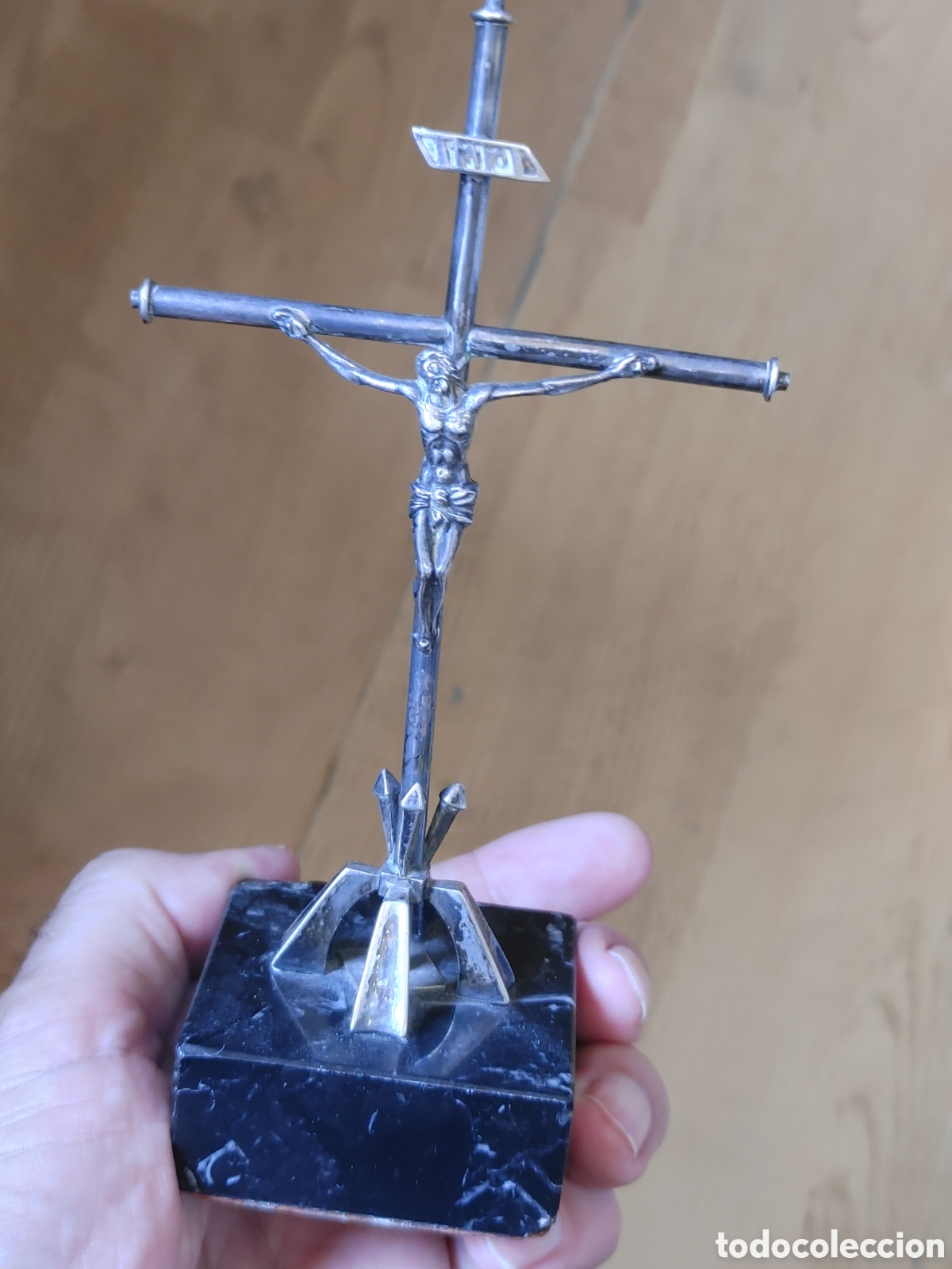 Antig&uuml;edades: Cristo en plata punzonada. - Foto 4