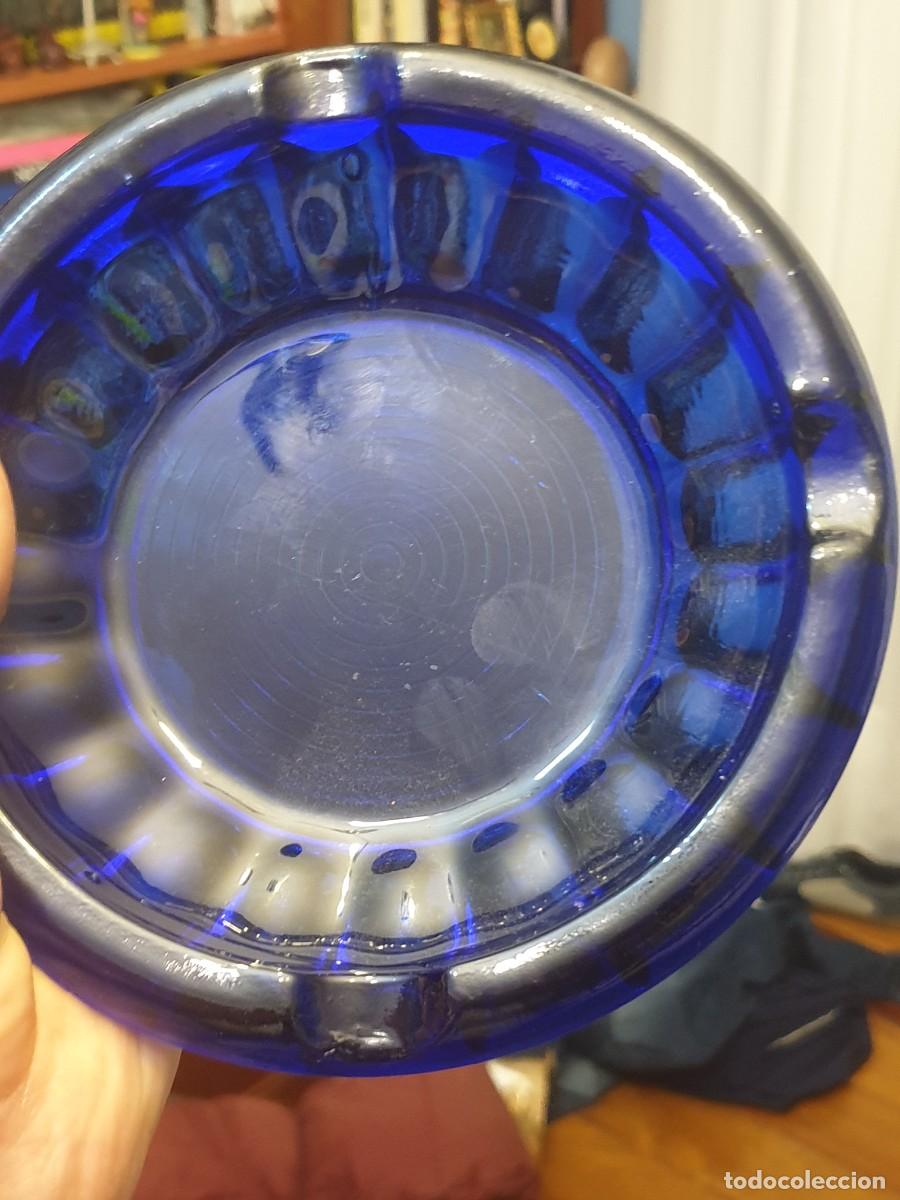 Antig&uuml;edades: CENICERO DE CRISTAL DE COLOR AZUL COBALTO - Foto 1