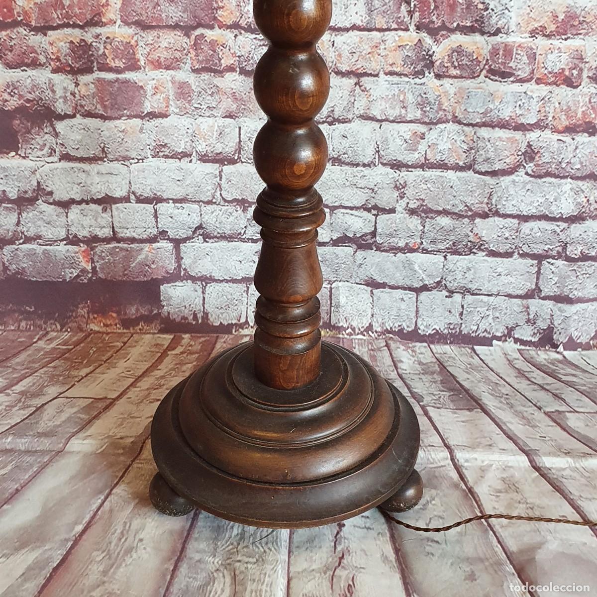 Antig&uuml;edades: Lampara de pie madera vintage - Foto 4