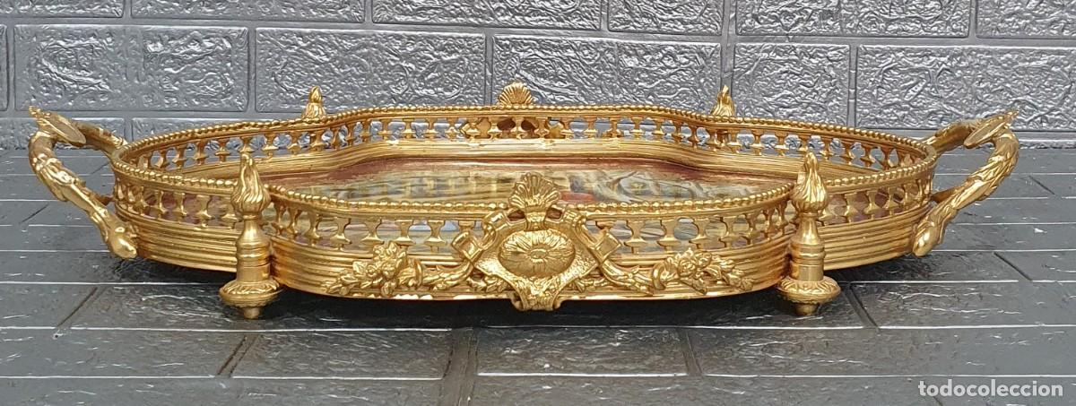 Antig&uuml;edades: Bandeja en bronce y porcelana francesa - Foto 4