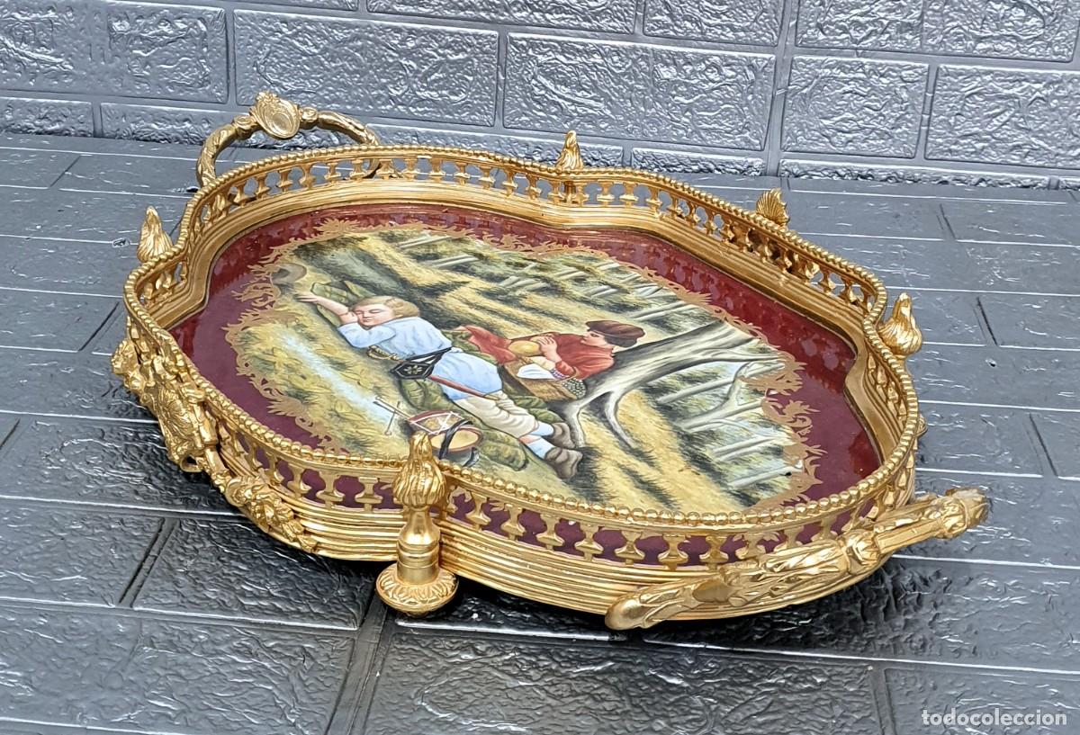 Antig&uuml;edades: Bandeja en bronce y porcelana francesa - Foto 5