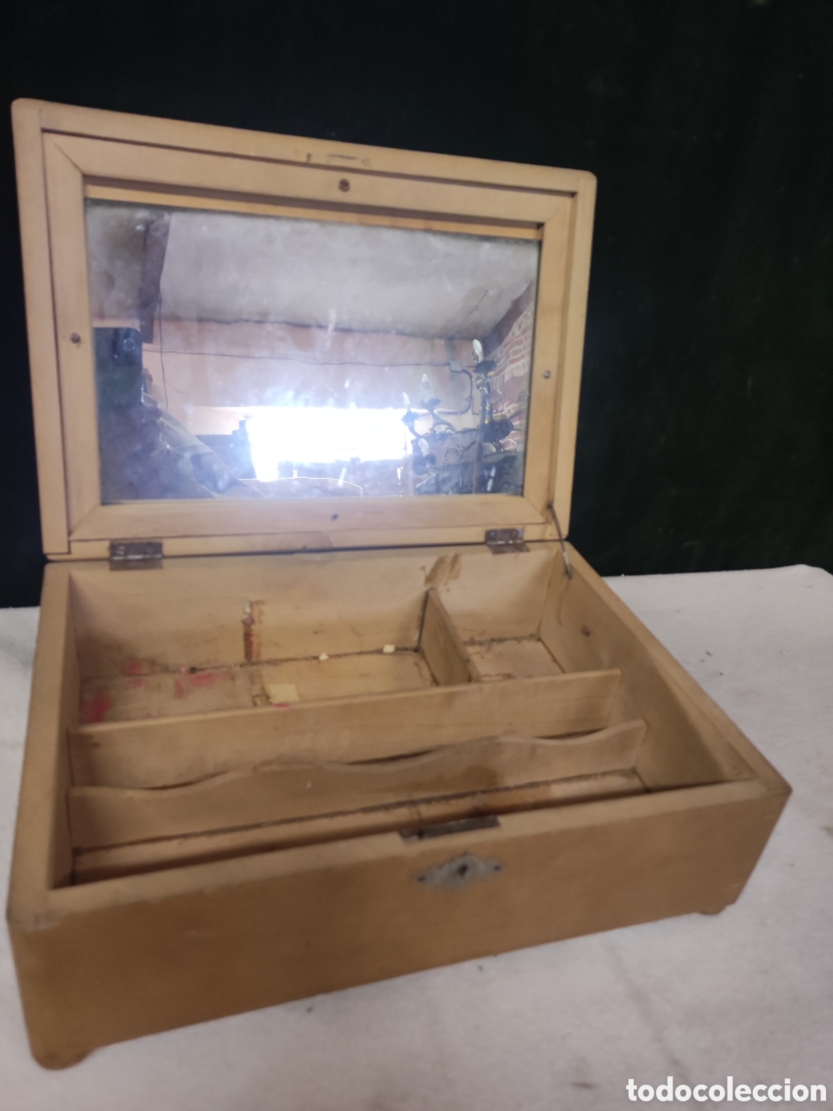 Antig&uuml;edades: Costurero de madera antiguo - Foto 4