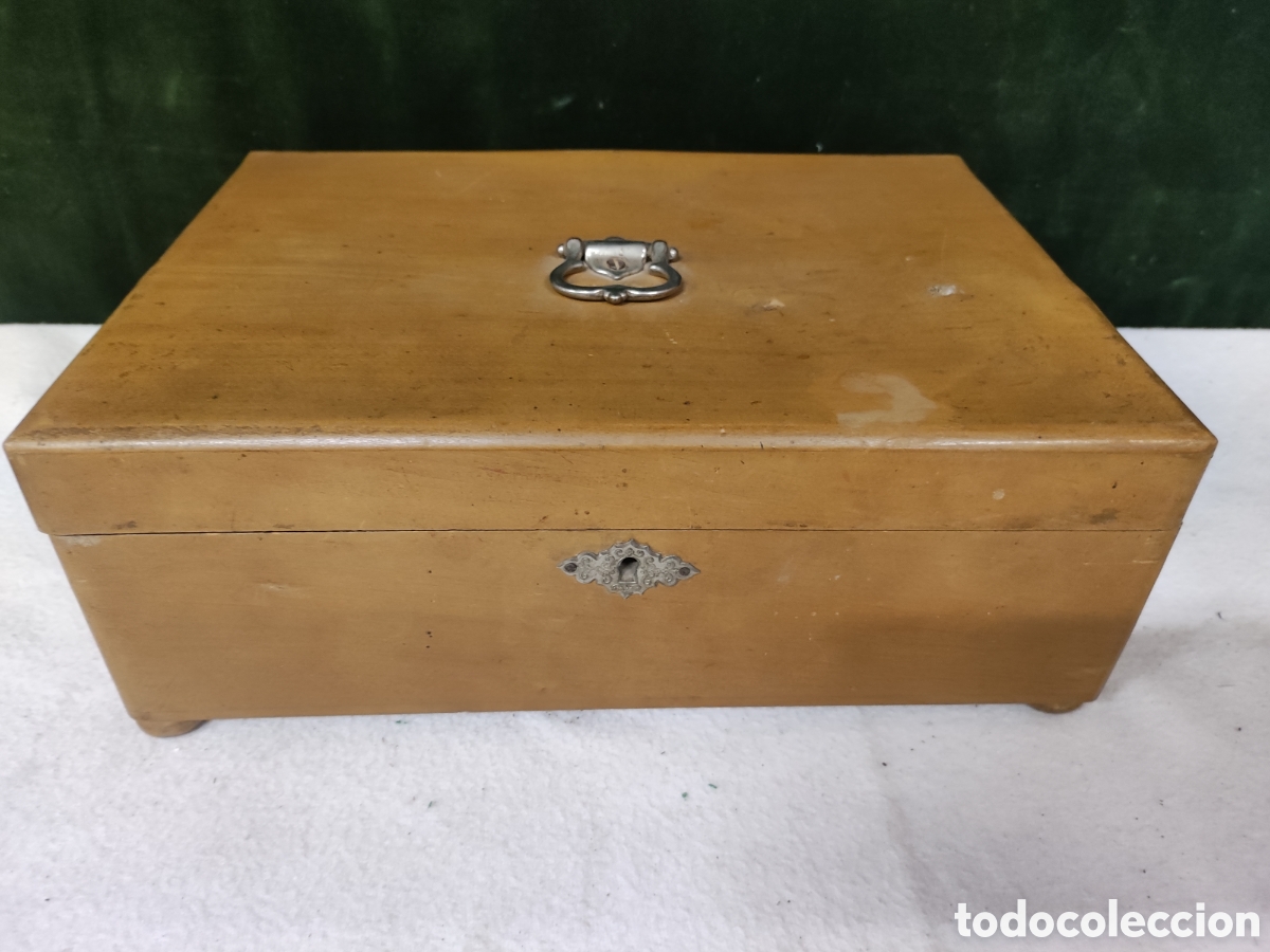 Antig&uuml;edades: Costurero de madera antiguo - Foto 1