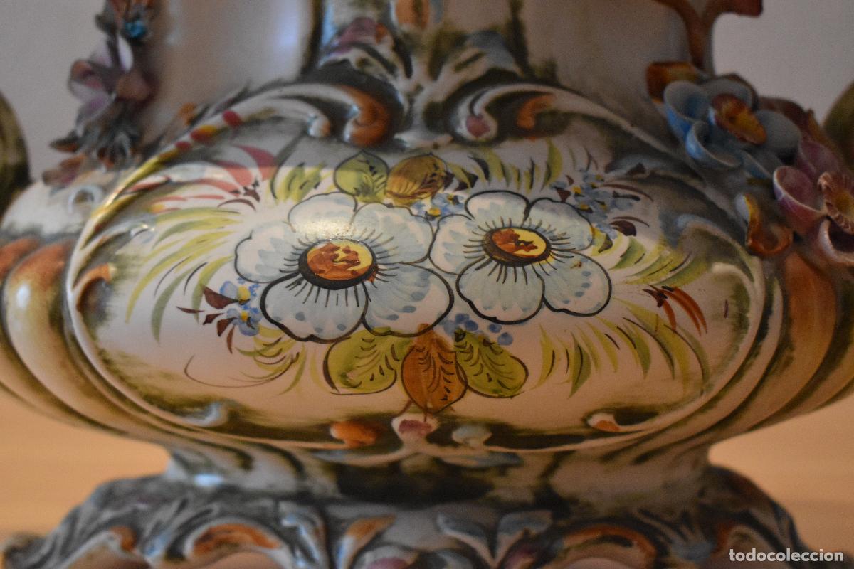 Antig&uuml;edades: Sopera de porcelana Capodimonte - Foto 4