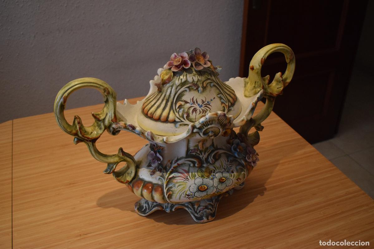 Antig&uuml;edades: Sopera de porcelana Capodimonte - Foto 5