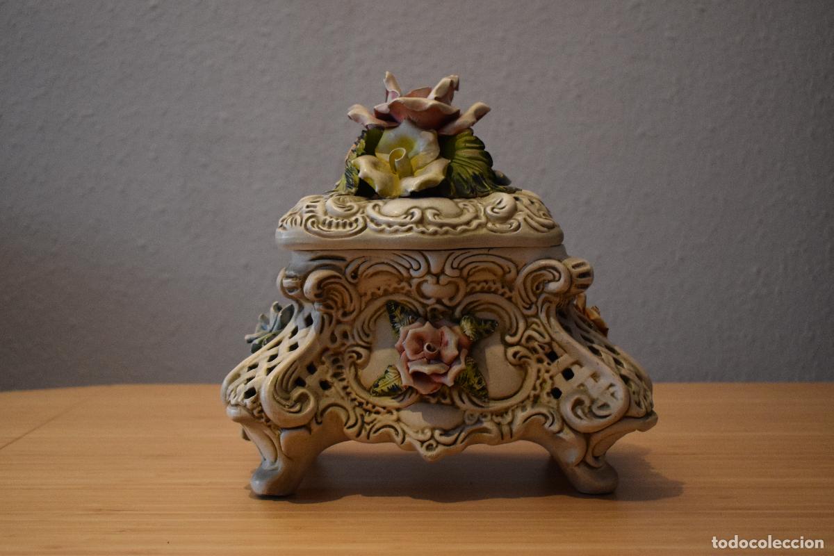 Antig&uuml;edades: Recipiente porcelana estilo Capodimonte - Foto 2