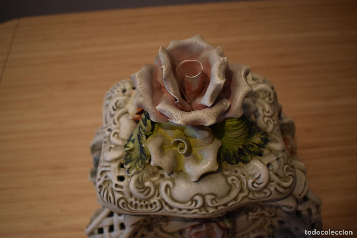Antig&uuml;edades: Recipiente porcelana estilo Capodimonte - Foto 4