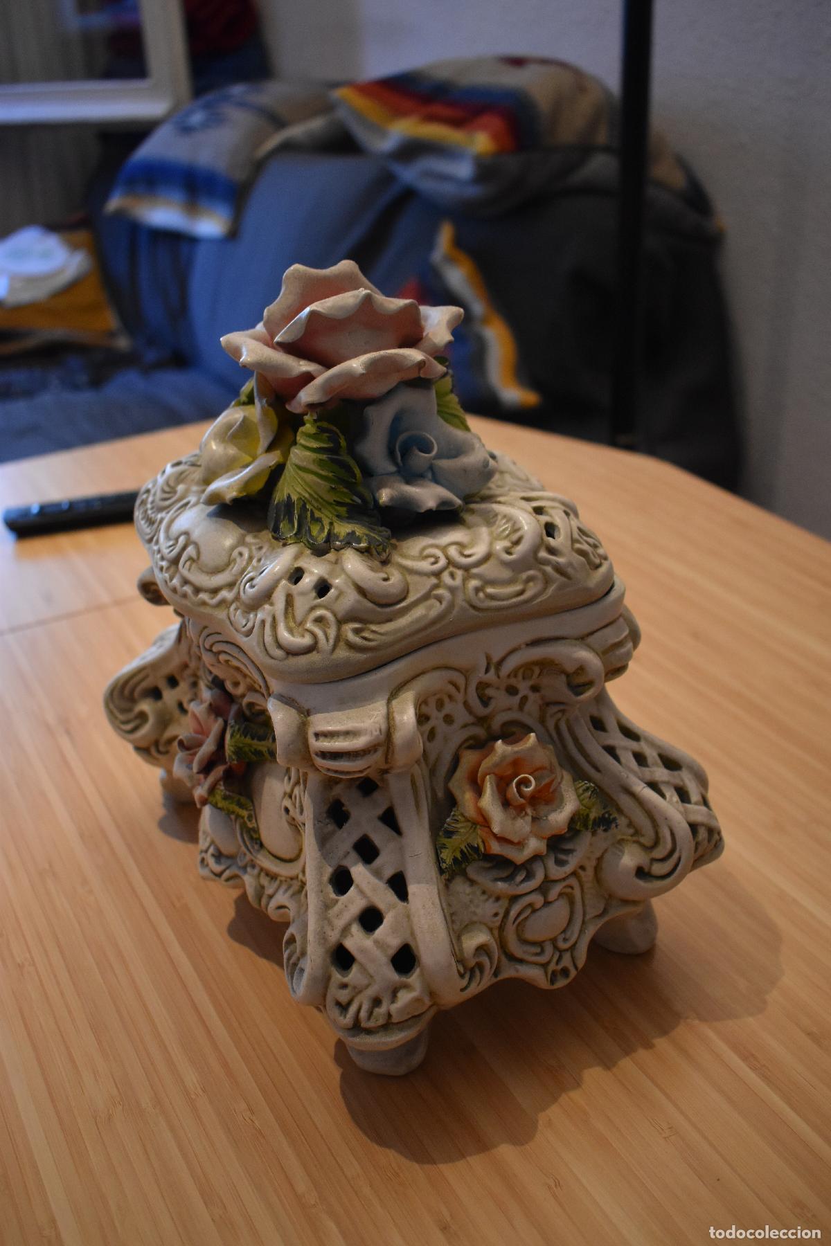 Antig&uuml;edades: Recipiente porcelana estilo Capodimonte - Foto 5