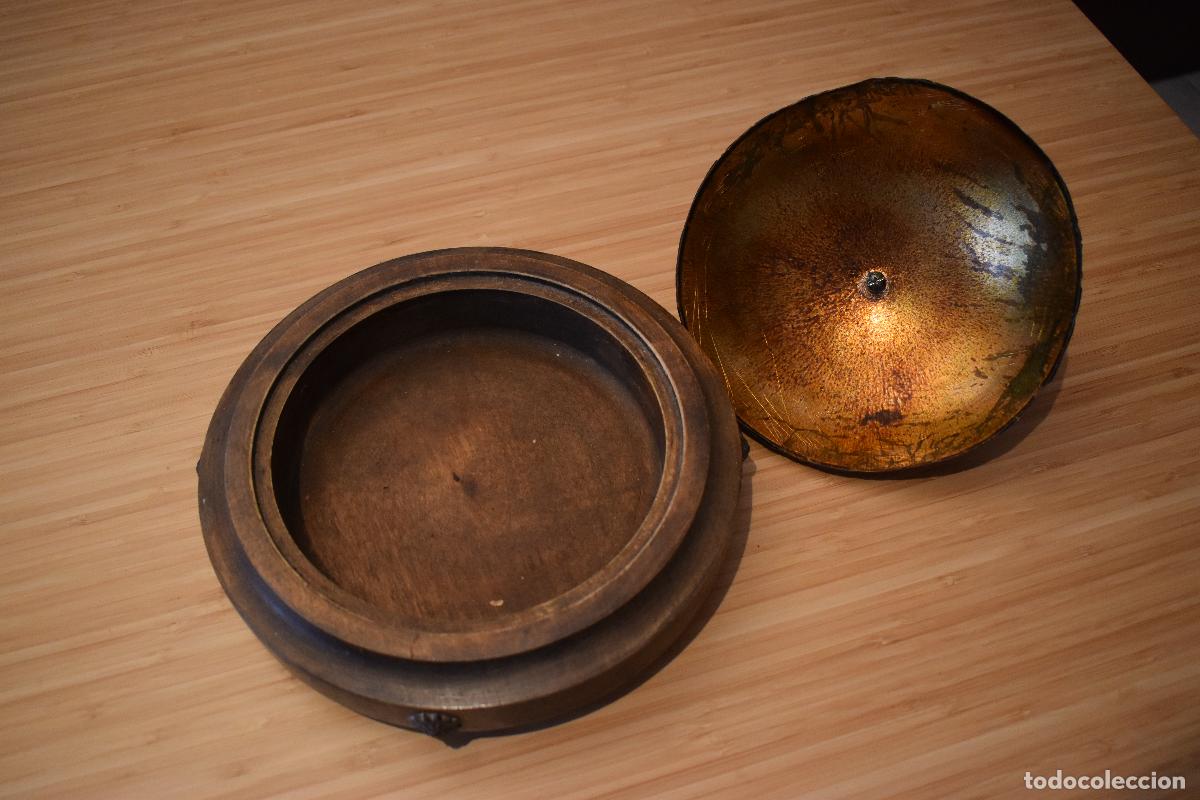 Antig&uuml;edades: Plato de madera cubierto de esmalte - Foto 2