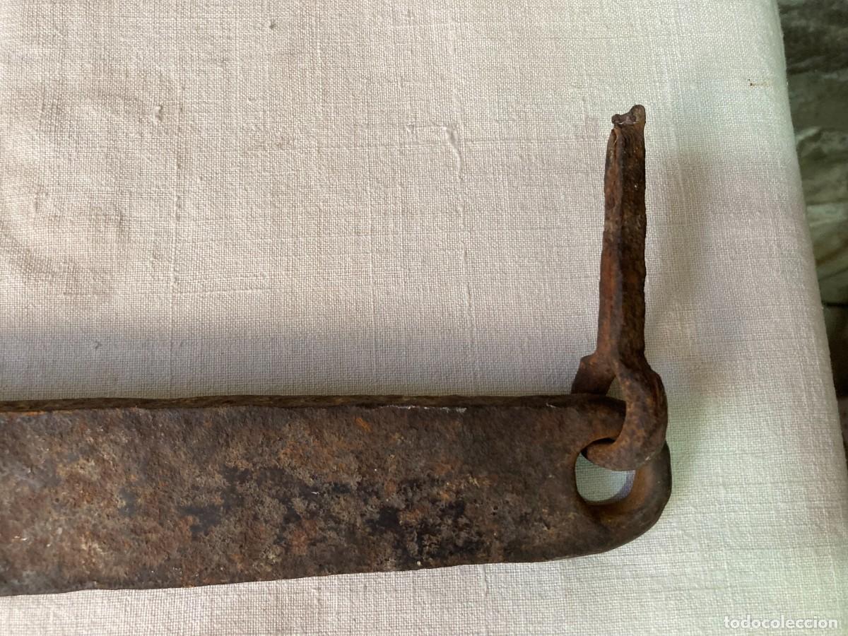 Antig&uuml;edades: Tranco - Pieza de forja de cierre de port&oacute;n, 60 cm - Foto 3